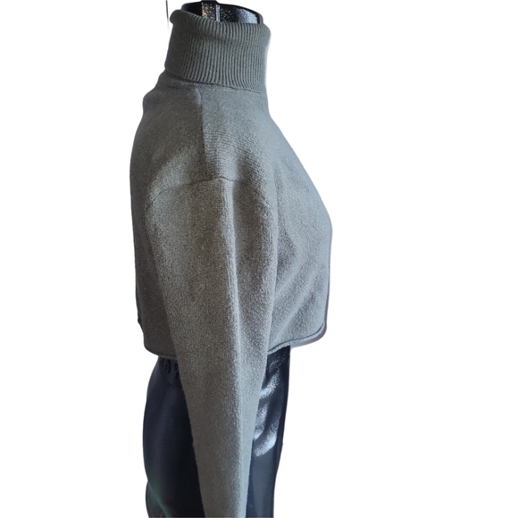 Forever 21 Olive Green Cropped Turtleneck Sweater M - Picture 3 of 5